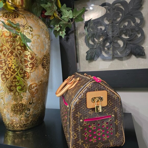 PRISTINE RARE Authentic Limited Edition Louis Vuitton Perforated Speedy 30 - Picture 3 of 16